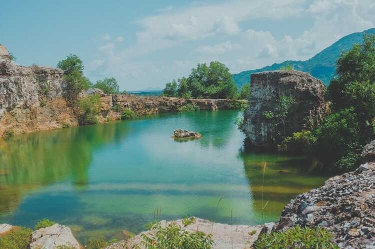 Hồ Tà Pạ nổi tiếng ở Miên Tây chính là tuyệt tình cốc của An Giang