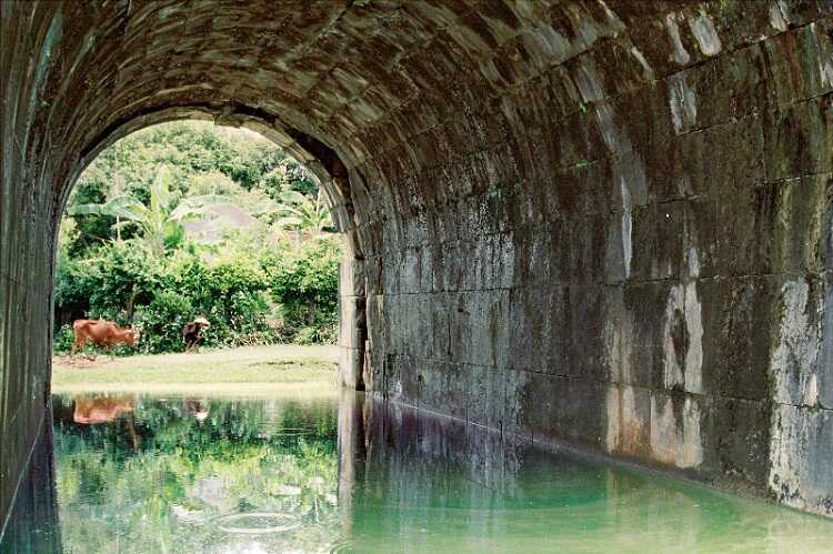 đường hầm bị ngập nước