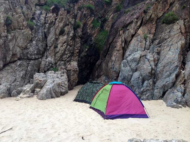 Cắm trại trên biển